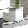 Borne d'accueil en blanc qui comporte un bureau et des façades avant et latérales, mobilier d'accueil made in France