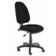 Chaise de bureau noire avec son assise et un dossier confortable qui est idéale pour espace café d'entreprise ou collectivité