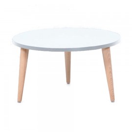 Table basse d'accueil bois blanc qui apporte une touche de luminosité et un style scandinave 