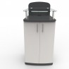 Meuble pour machine à café professionnel en bois blanc doté d'un plateau en verre et de rangements en accès libre et fermés