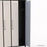 Vestiaire industriel comportant 2 portes blanches de largeur 30 cm idéales pour ranger les affaires personnelles des salariés