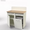  	Meuble cafetière blanc et chêne qui est doté d'une poubelle basculante intégrée à l'intérieur des rangements fermés