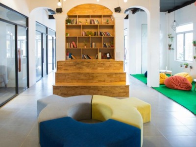 10 aménagements de bureaux professionnels inspirants en bois