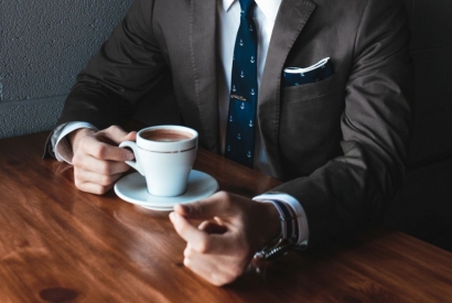 Quels meubles choisir pour un coin café dans un bureau ?
